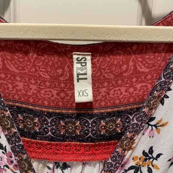 Elle Blouse - Picture 3 of 4